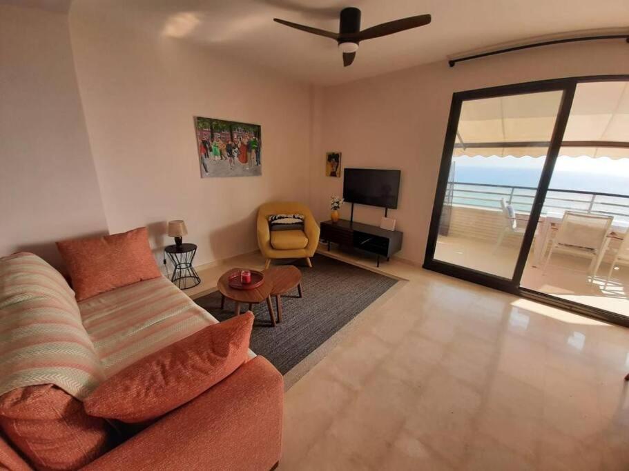 Top-Floor Beachfront Apartment With Parking, Pool, & Spacious Sea-View Balcony Villajoyosa Bagian luar foto